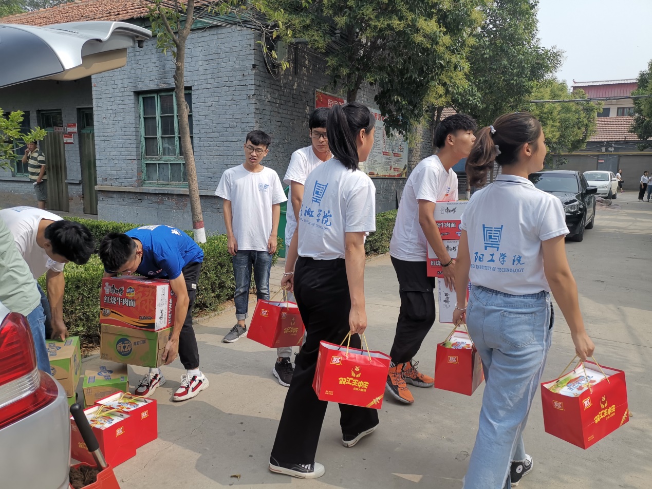 我校“校地结对帮扶”对象内黄县石盘屯乡第一初级中学学生来我校参观学习-安阳工学院